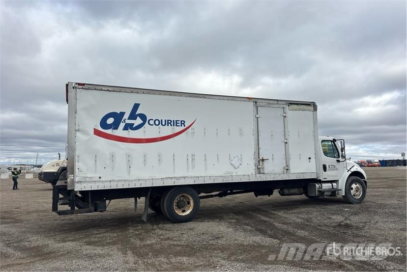 Freightliner M2106 4x2 Van Truck Skříňová nástavba