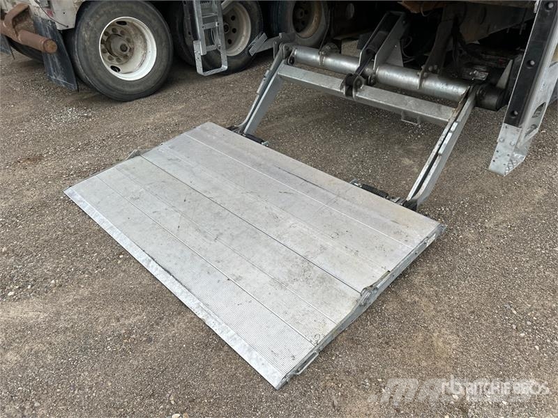 Freightliner M2106 4x2 Van Truck Box body trucks