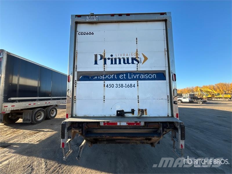 Freightliner M2106 4x2 Van Truck Bakwagens met gesloten opbouw