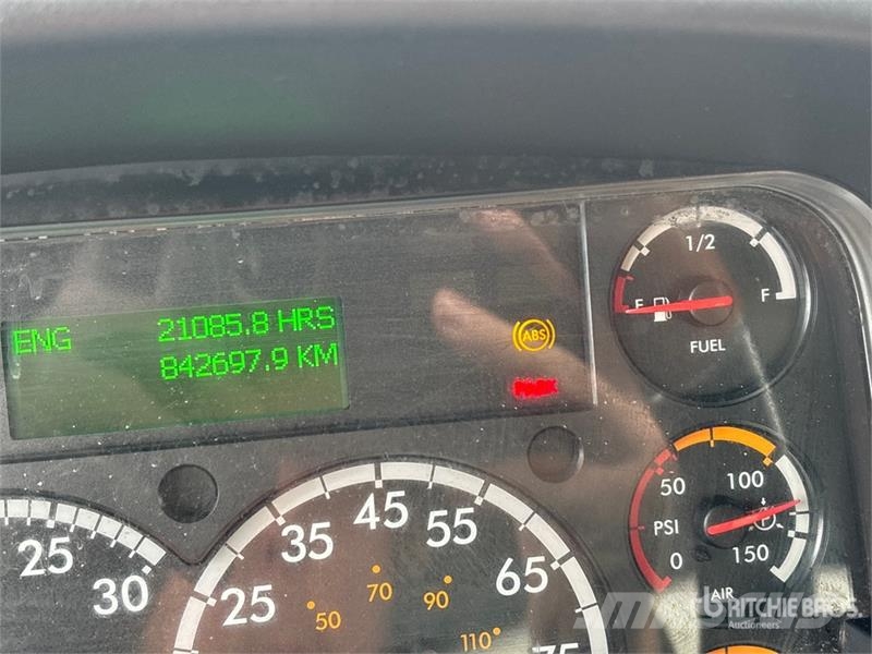Freightliner M2106 4x2 Van Truck Skříňová nástavba