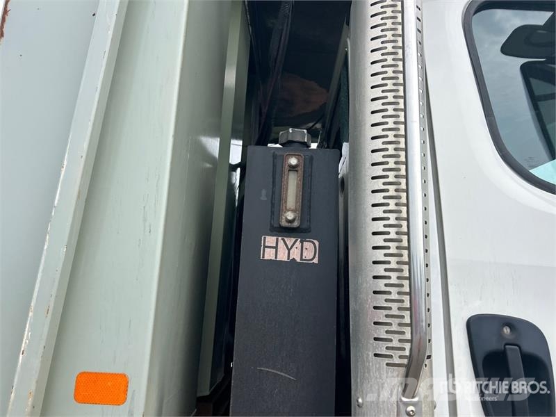 Freightliner M2106 4x4 S/A Dump Truck (Inoperable) Pašizgāzējs