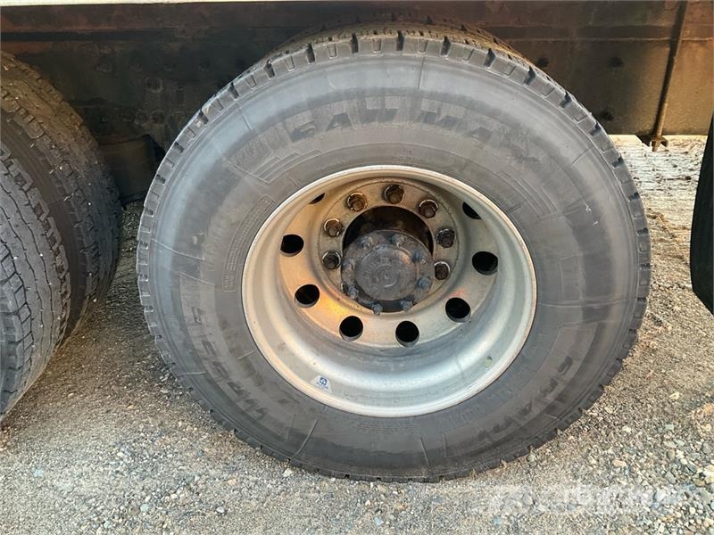 Freightliner M2106 6x4 Van Truck (Inoperable) Sanduk kamioni