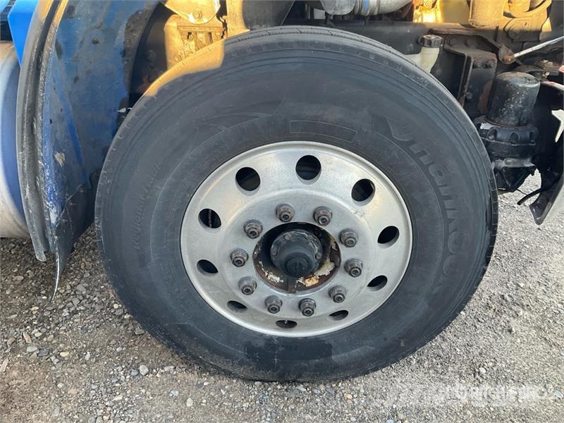 Freightliner M2106 6x4 Van Truck (Inoperable) Sanduk kamioni