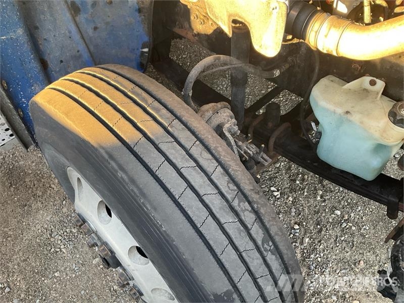 Freightliner M2106 6x4 Van Truck (Inoperable) Sanduk kamioni