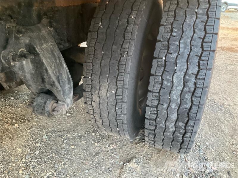Freightliner M2106 6x4 Van Truck (Inoperable) Sanduk kamioni