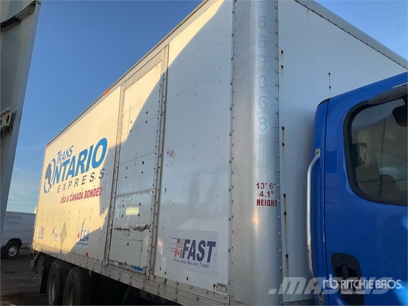 Freightliner M2106 6x4 Van Truck (Inoperable) Sanduk kamioni