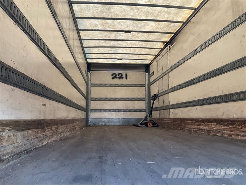 Freightliner M2106 6x4 Van Truck (Inoperable) Sanduk kamioni