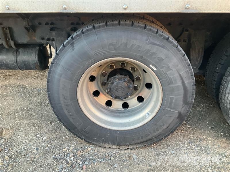 Freightliner M2106 6x4 Van Truck (Inoperable) Sanduk kamioni