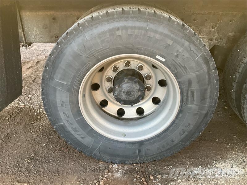 Freightliner M2106 6x4 Van Truck (Inoperable) Sanduk kamioni