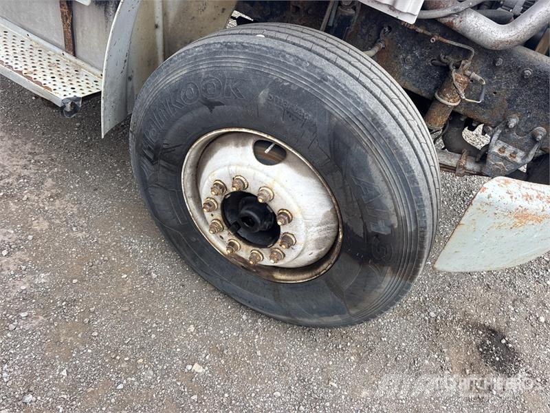 Freightliner M2106 6x4 Van Truck Fast kasse