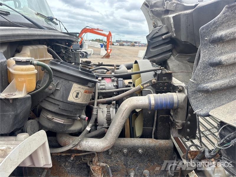 Freightliner M2106 6x4 Van Truck Fast kasse