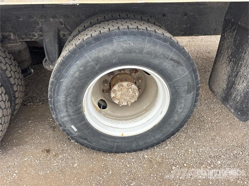 Freightliner M2106 6x4 Van Truck Fast kasse