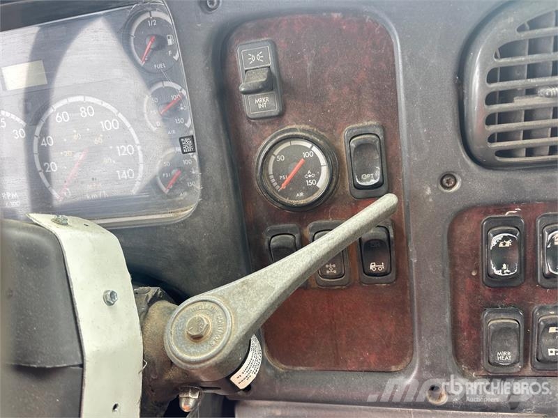 Freightliner M2106 6x4 Van Truck Fast kasse
