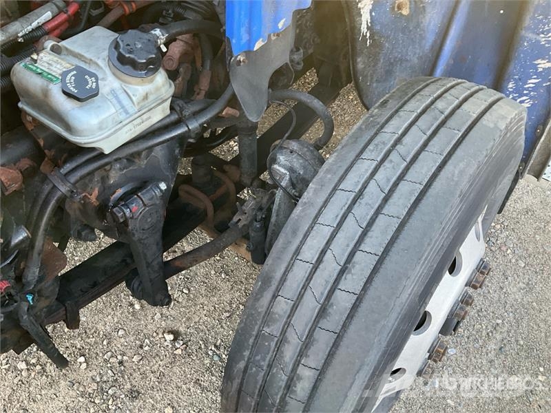 Freightliner M2106 6x4 Van Truck (Inoperable) Sanduk kamioni