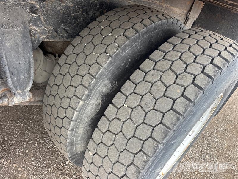 Freightliner M2106 6x4 Van Truck Fast kasse