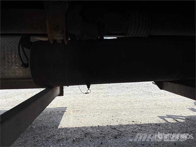 Freightliner M2106 6x4 Roll-Off Truck Liftdumperbilar