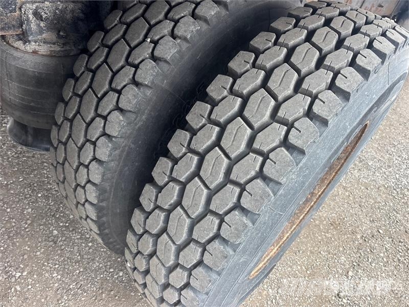 Freightliner M2106 6x4 Van Truck Fast kasse