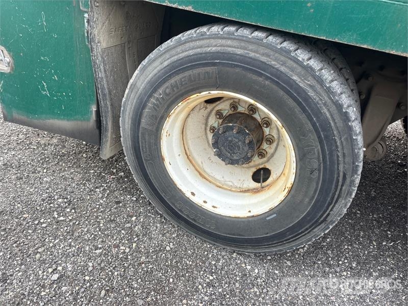 Freightliner M2112 Camiones grúa