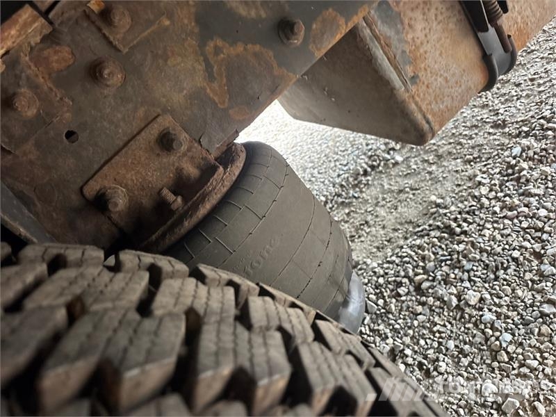 Freightliner MT55 4x2 Utility Truck Пикапи