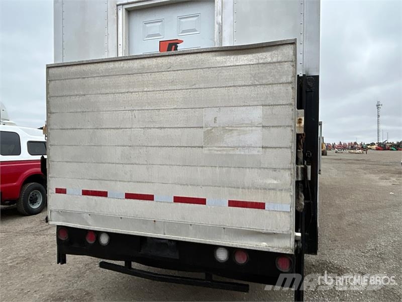 Freightliner MT55 4x2 Step Van Truck Sanduk kamioni