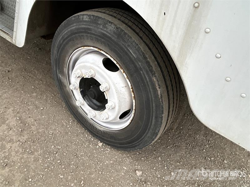 Freightliner MT55 4x2 Step Van Truck Sanduk kamioni