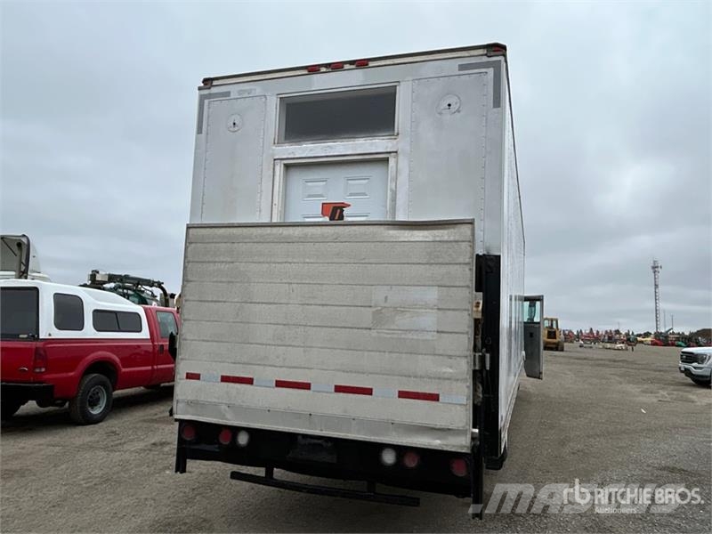 Freightliner MT55 4x2 Step Van Truck Sanduk kamioni