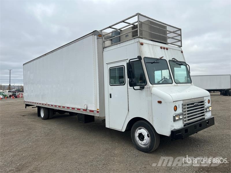 Freightliner MT55 4x2 Step Van Truck Sanduk kamioni