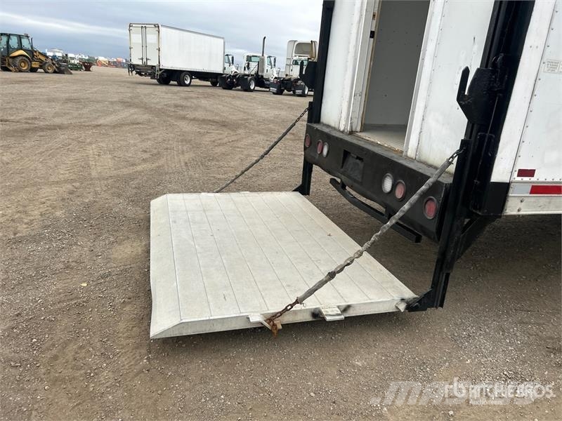 Freightliner MT55 4x2 Step Van Truck Sanduk kamioni