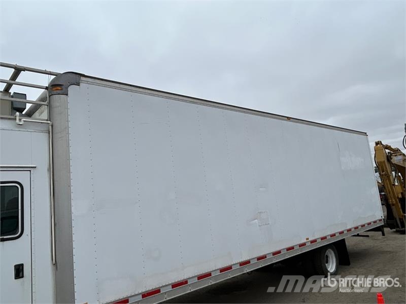 Freightliner MT55 4x2 Step Van Truck Sanduk kamioni