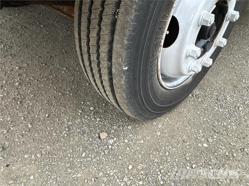 Freightliner MT55 4x2 Step Van Truck Sanduk kamioni