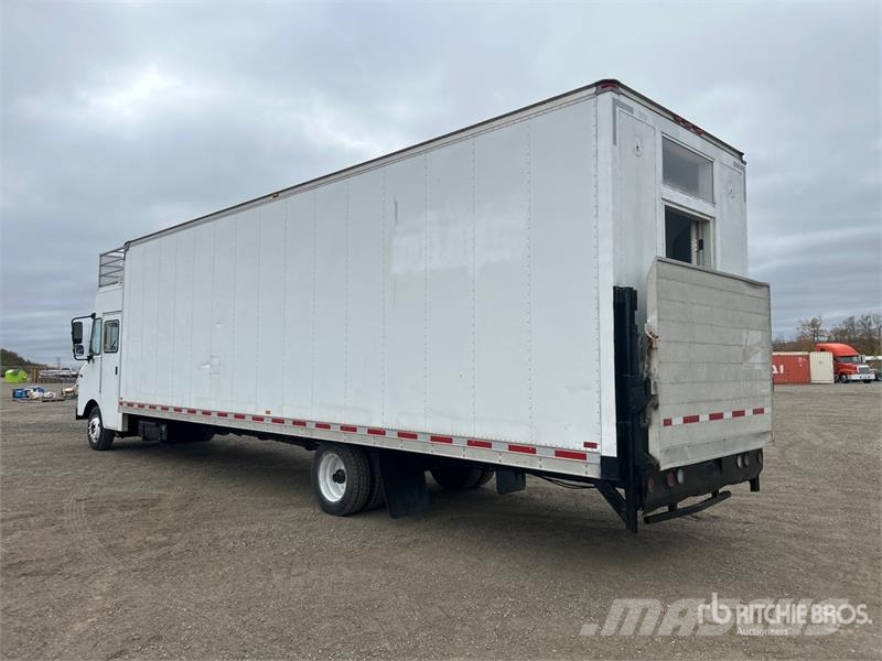 Freightliner MT55 4x2 Step Van Truck Sanduk kamioni