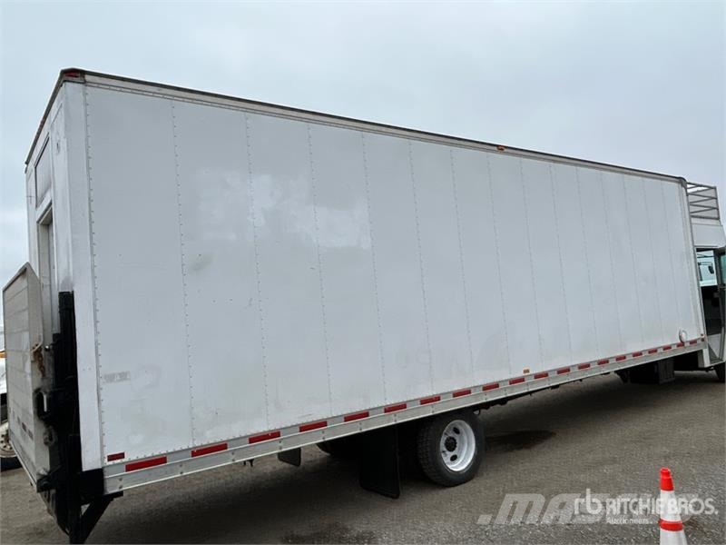 Freightliner MT55 4x2 Step Van Truck Sanduk kamioni
