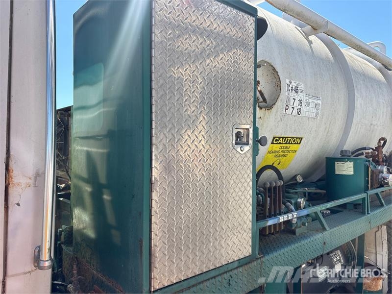 Freightliner on Freightliner FL112 6x4 Vacuum Tanker Truck (In Αποφρακτικά οχήματα