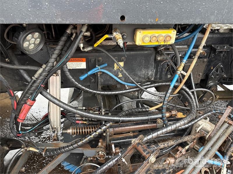 Freightliner on Freightliner FC80 Sweeper Truck Zamiatarki