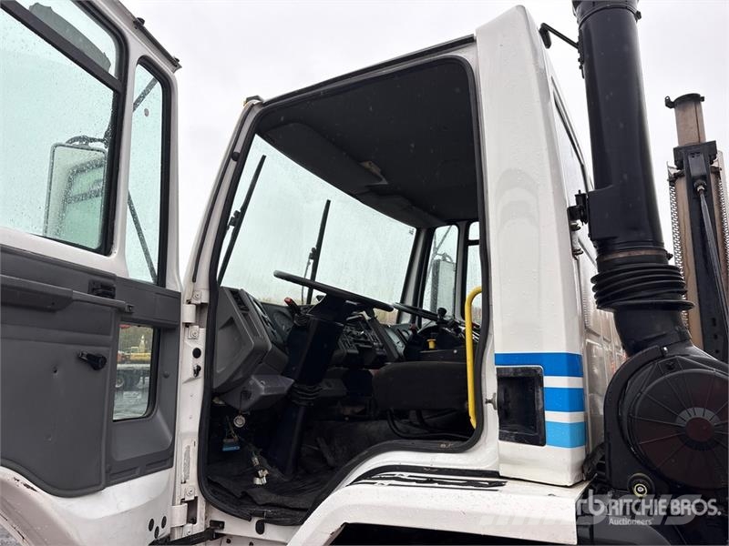 Freightliner on Freightliner FC80 Sweeper Truck Zamiatarki