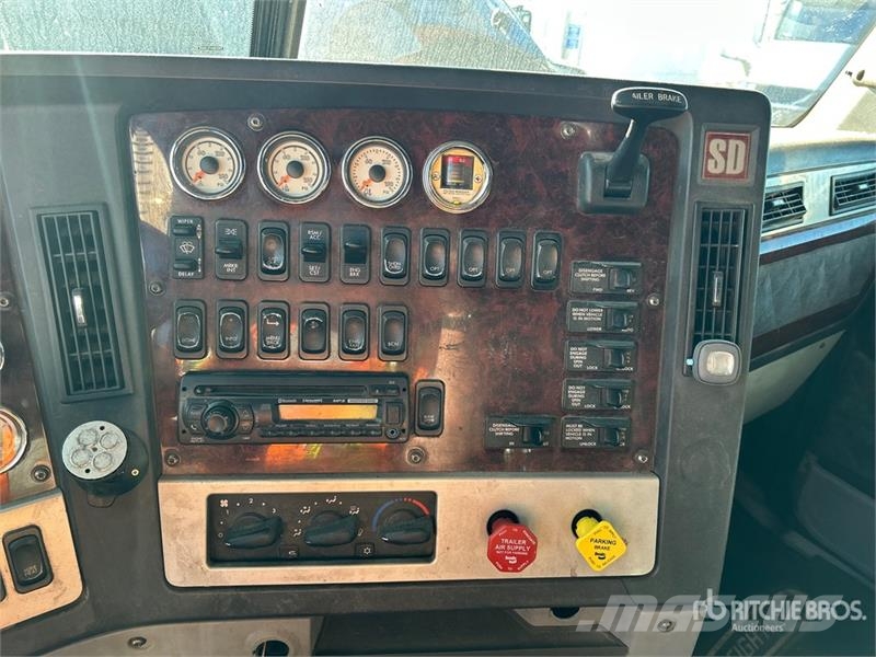 Freightliner REBUILT Coronado 122SD 6x4 T/A Sleeper Truck Tract Çekiciler