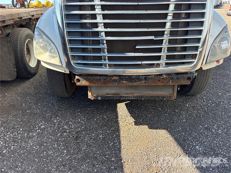 Freightliner REBUILT Cascadia 125 6x4 T/A Sleeper Truck Tractor Truck Tractor Units
