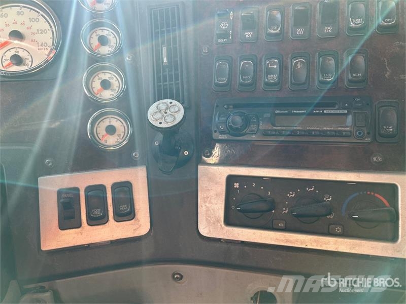 Freightliner REBUILT Coronado 122SD 6x4 T/A Sleeper Truck Tract Çekiciler