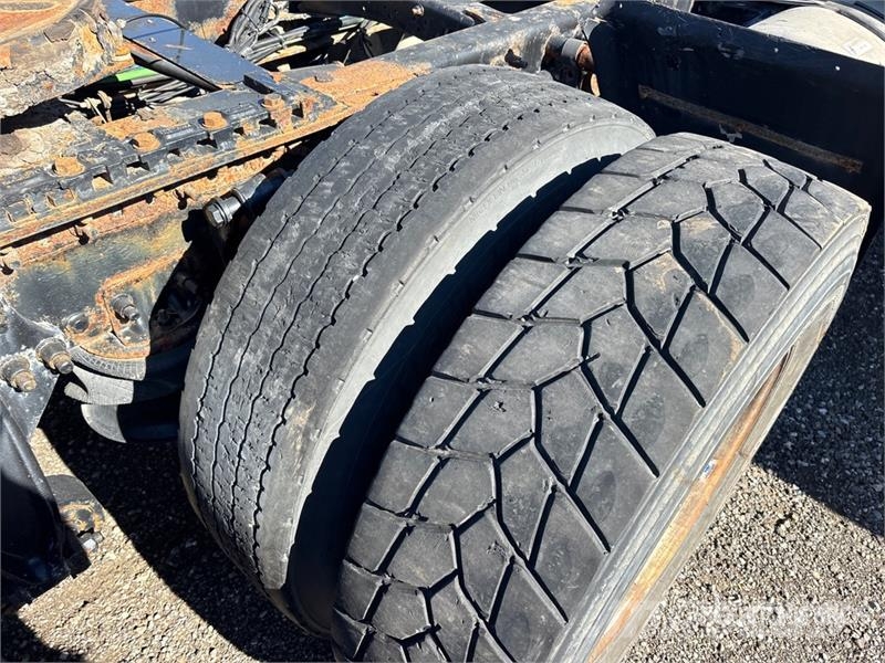Freightliner REBUILT Cascadia 125 6x4 T/A Sleeper Truck Tractor Truck Tractor Units
