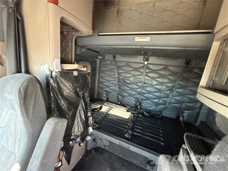 Freightliner REBUILT Cascadia 125 6x4 T/A Sleeper Truck Tractor Truck Tractor Units