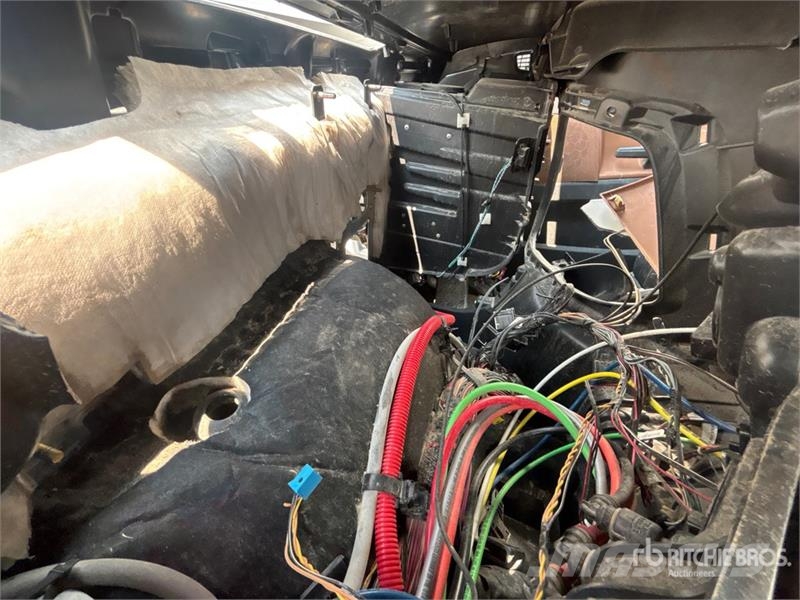 Freightliner-SALVAGE Cascadia 126 6x4 T/A Sleeper Vetopöytäautot