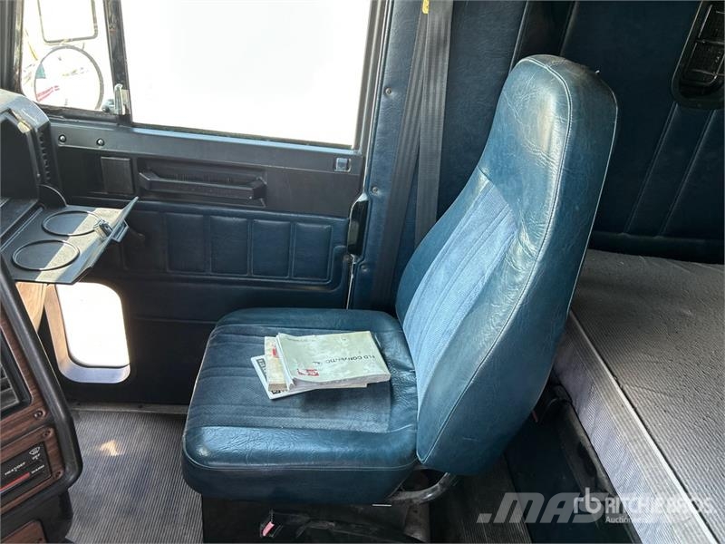 Freightliner USF-1E 6x4 T/A Sleeper Truck Tractor Tractor Units