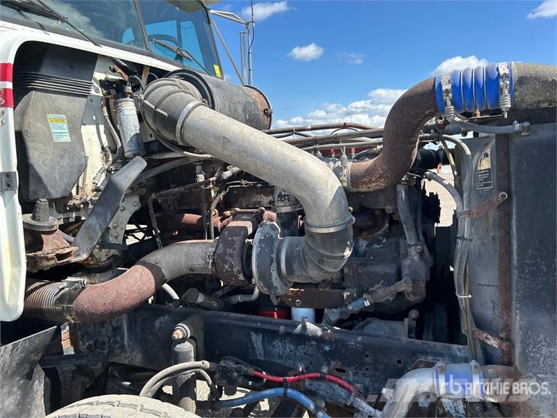 Freightliner USF-1E 6x4 T/A Sleeper Truck Tractor Tractor Units