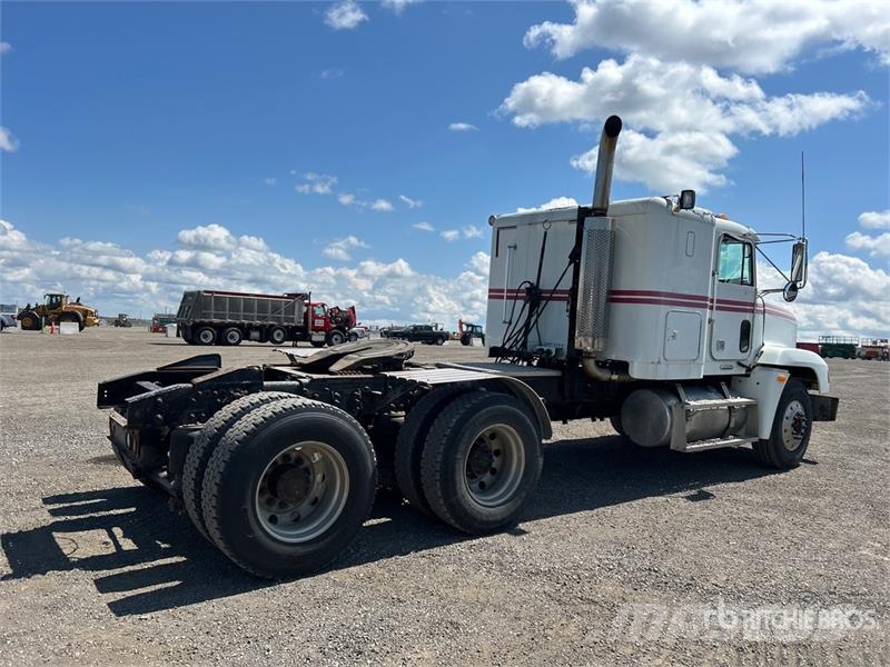 Freightliner USF-1E 6x4 T/A Sleeper Truck Tractor Tractor Units