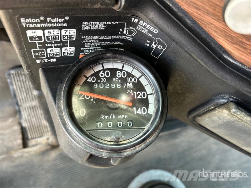 Freightliner USF-1E 6x4 T/A Sleeper Truck Tractor Tractor Units