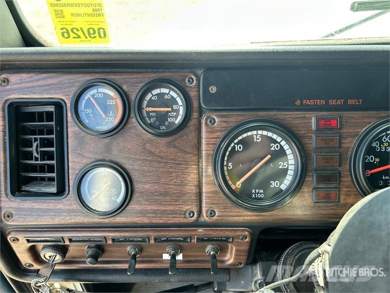Freightliner USF-1E 6x4 T/A Sleeper Truck Tractor Tractor Units