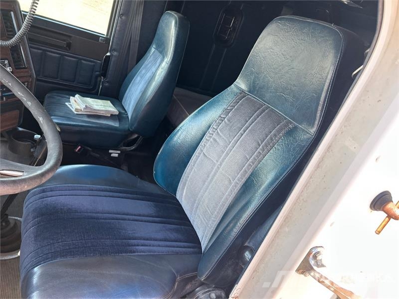 Freightliner USF-1E 6x4 T/A Sleeper Truck Tractor Tractor Units