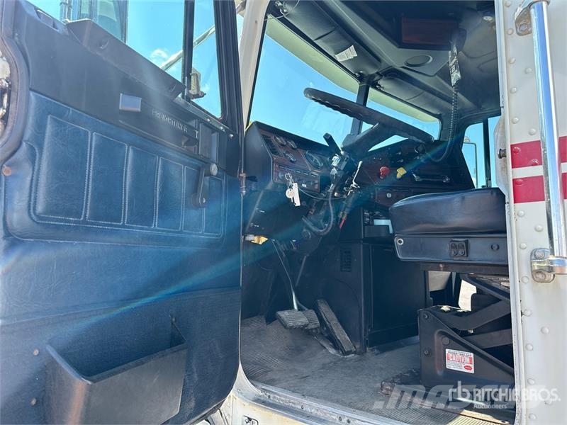 Freightliner USF-1E 6x4 T/A Sleeper Truck Tractor Tractor Units