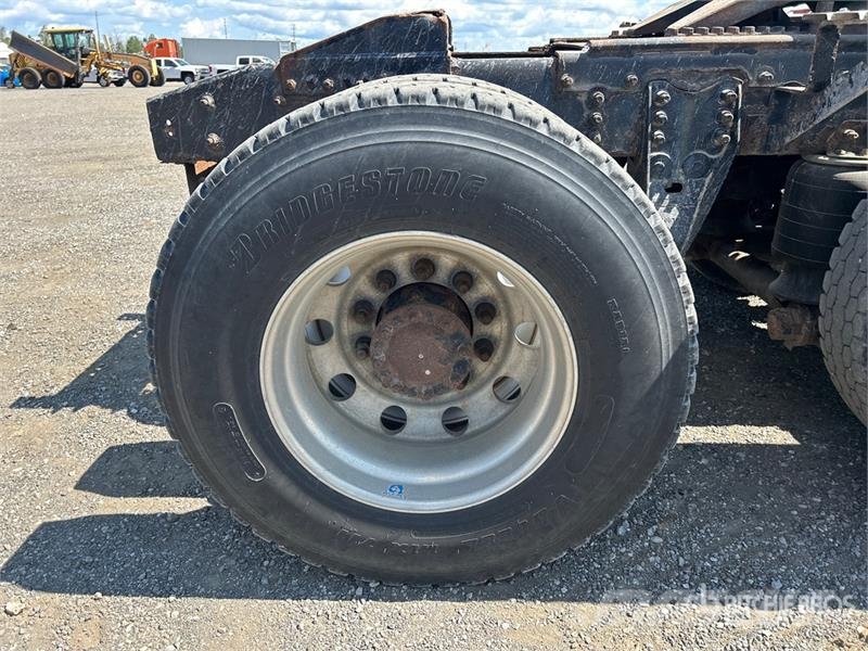 Freightliner USF-1E 6x4 T/A Sleeper Truck Tractor Tractor Units