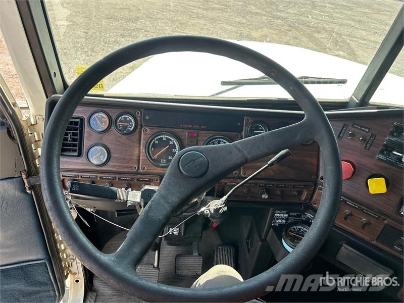 Freightliner USF-1E 6x4 T/A Sleeper Truck Tractor Tractor Units